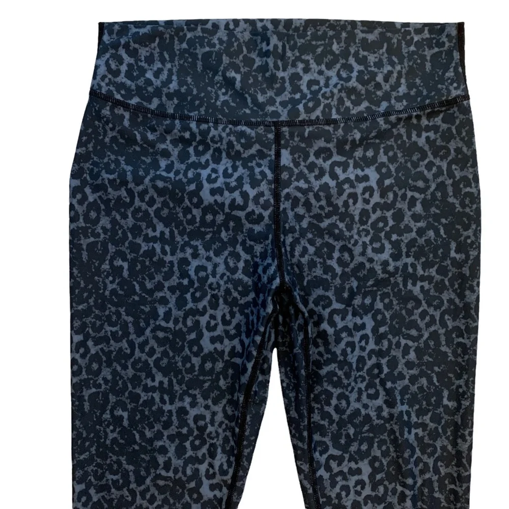 ZYIA Active Stone Leopard Scrunchy Light and Luxe Leggings - Picture 3 of 7